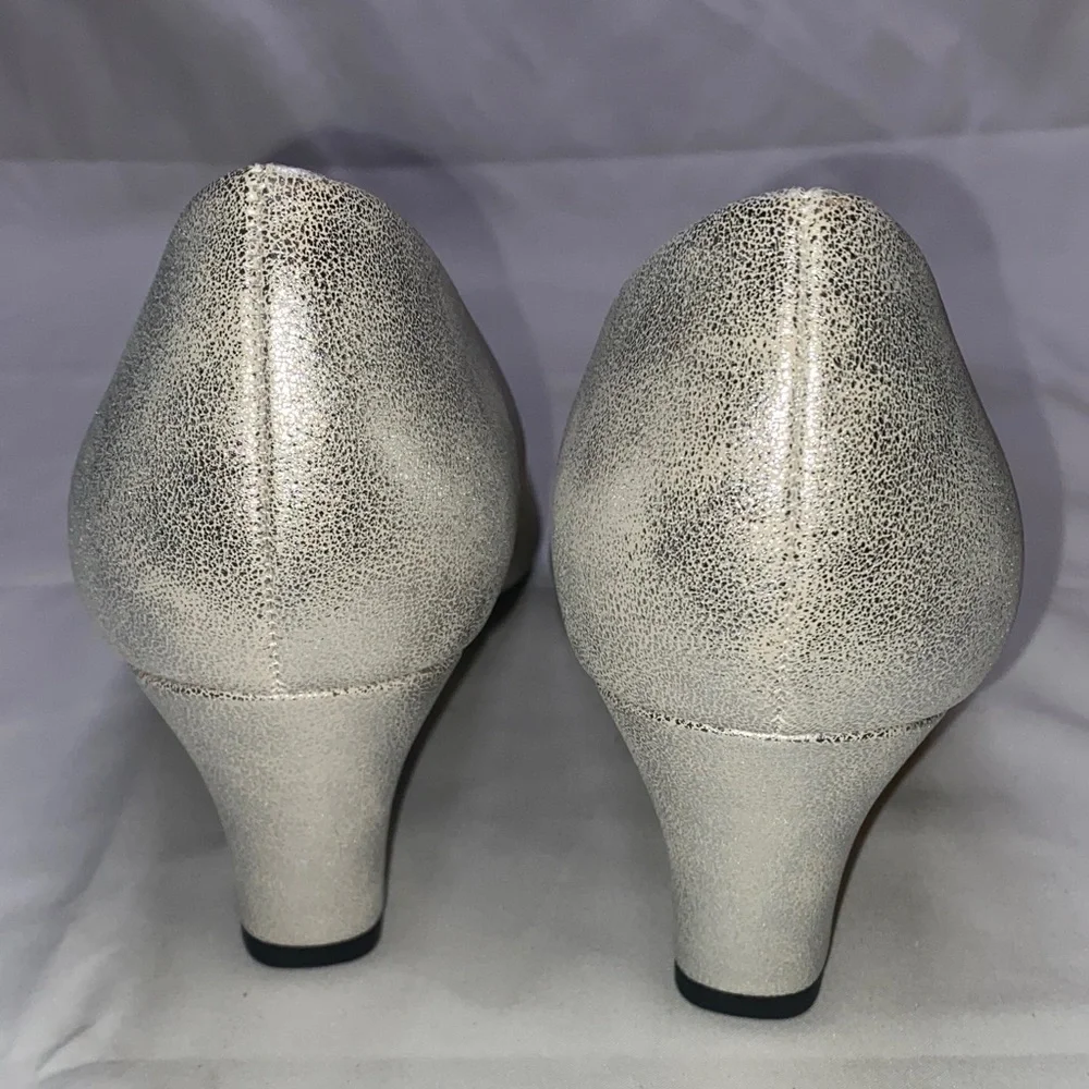 Elegant Easy Street Ballari Womens Round Stiletto Heel‎ Pumps